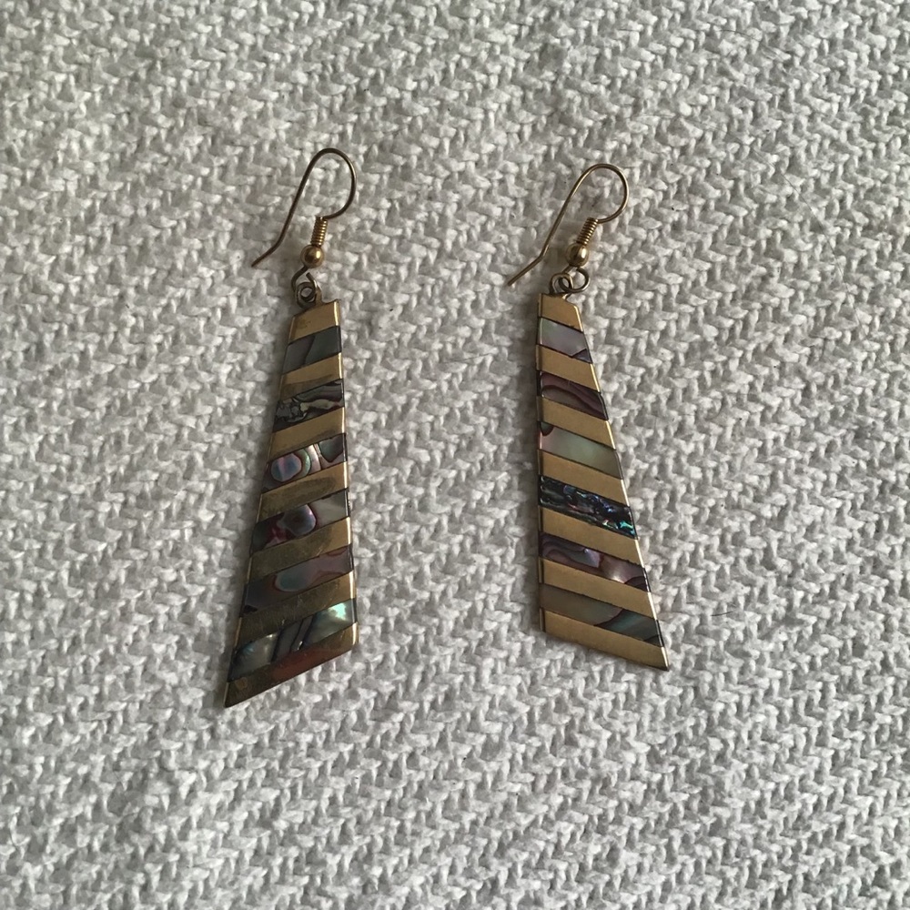 Triangular shell striped earrings
